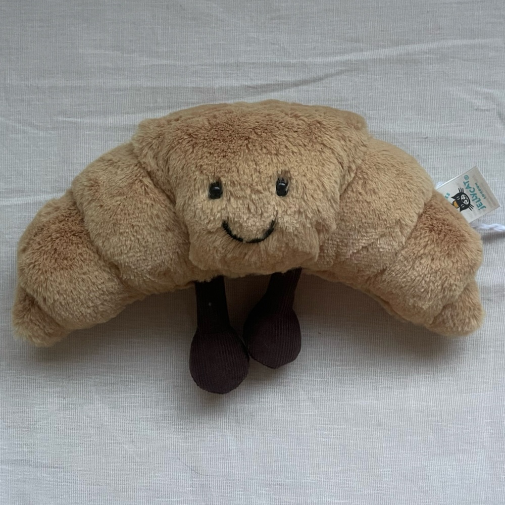 Jellycat Amuseables Tan Croissant - Size Medium